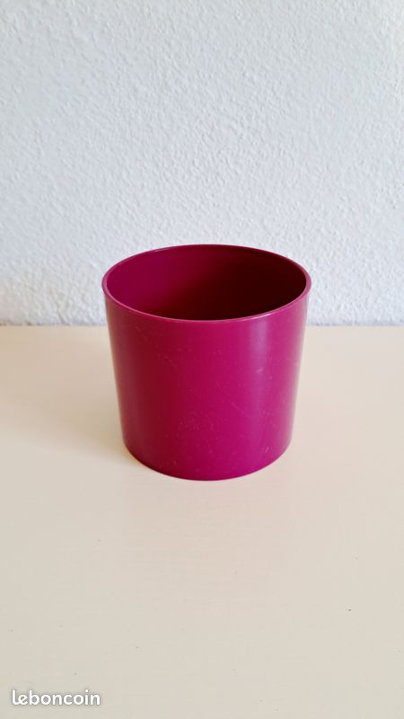 Cache pot orchidées et plantes vertes plastique rose prune (image 1)