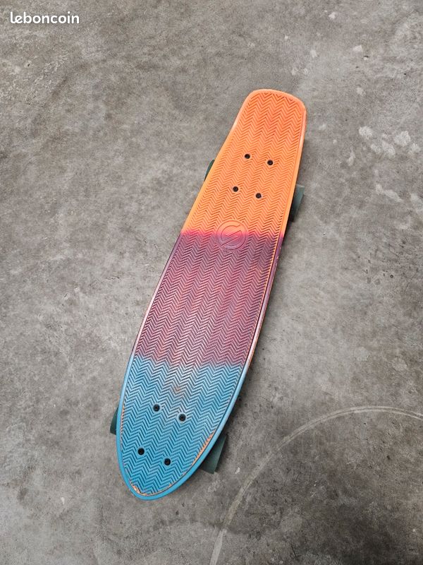 Skateboard (image 2)