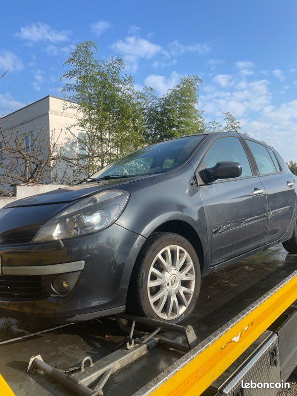 Pièces clio3 dci 85 de 2007 (image 1)