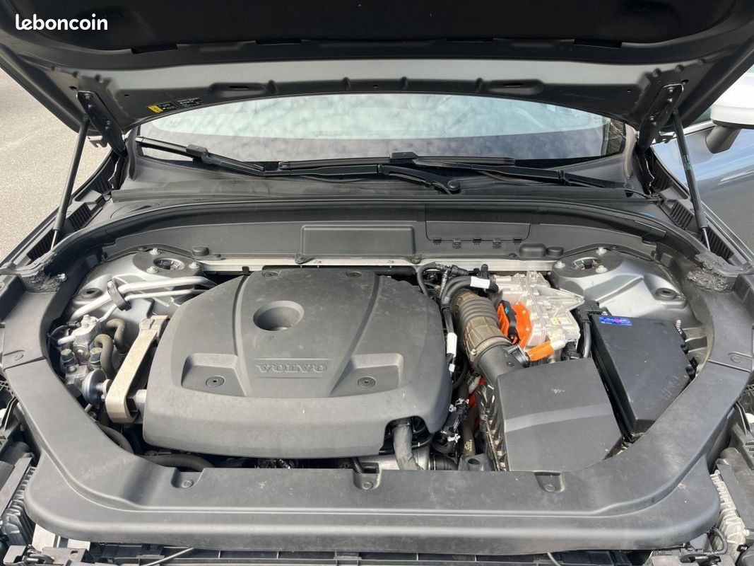 VOLVO XC60 T8 Twin Engine - 303+87 - BVA Geartronic R-Design (image 28)
