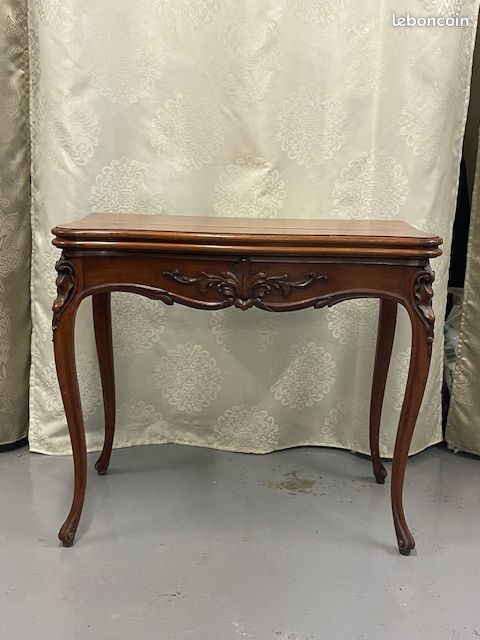 Table de jeu ancienne (image 2)