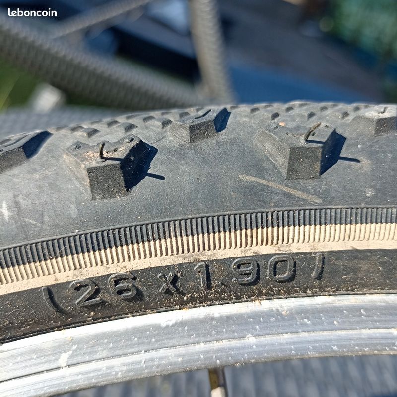 Pneu vélo 2 (image 1)