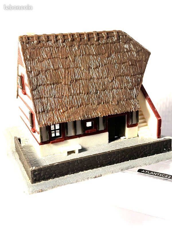 Maison Bourgeoise Miniature échelle HO - Fait Main, Comme Neuve Pour Décor