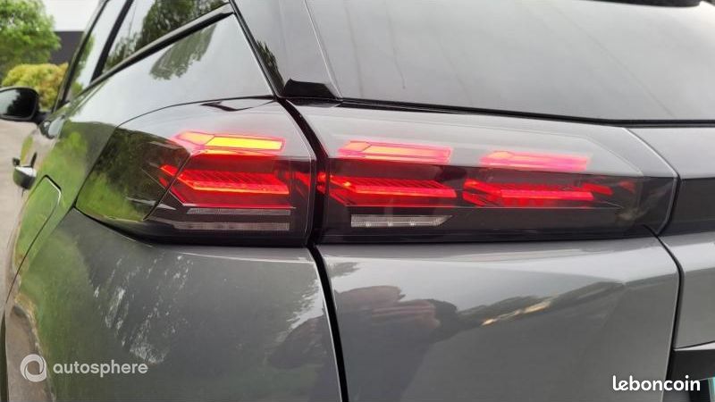 Peugeot 2008 e-2008 156ch 54 kWh Allure (image 27)