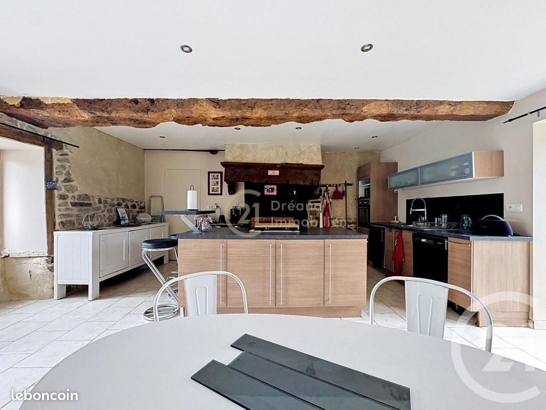 Maison 8 pièces 190 m² · à Montreuil-sur-Ille · 190 m² · 297 360 €