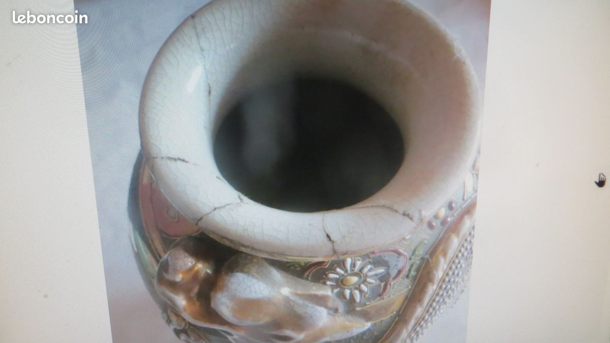 Très grand vase japonais (1) avec nombreuses dorures – a été réparé (image 4)