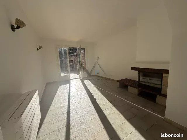 Maison 3 pièces 87 m² · à Châteauneuf-du-Rhône · 87 m² · 800 €/mois