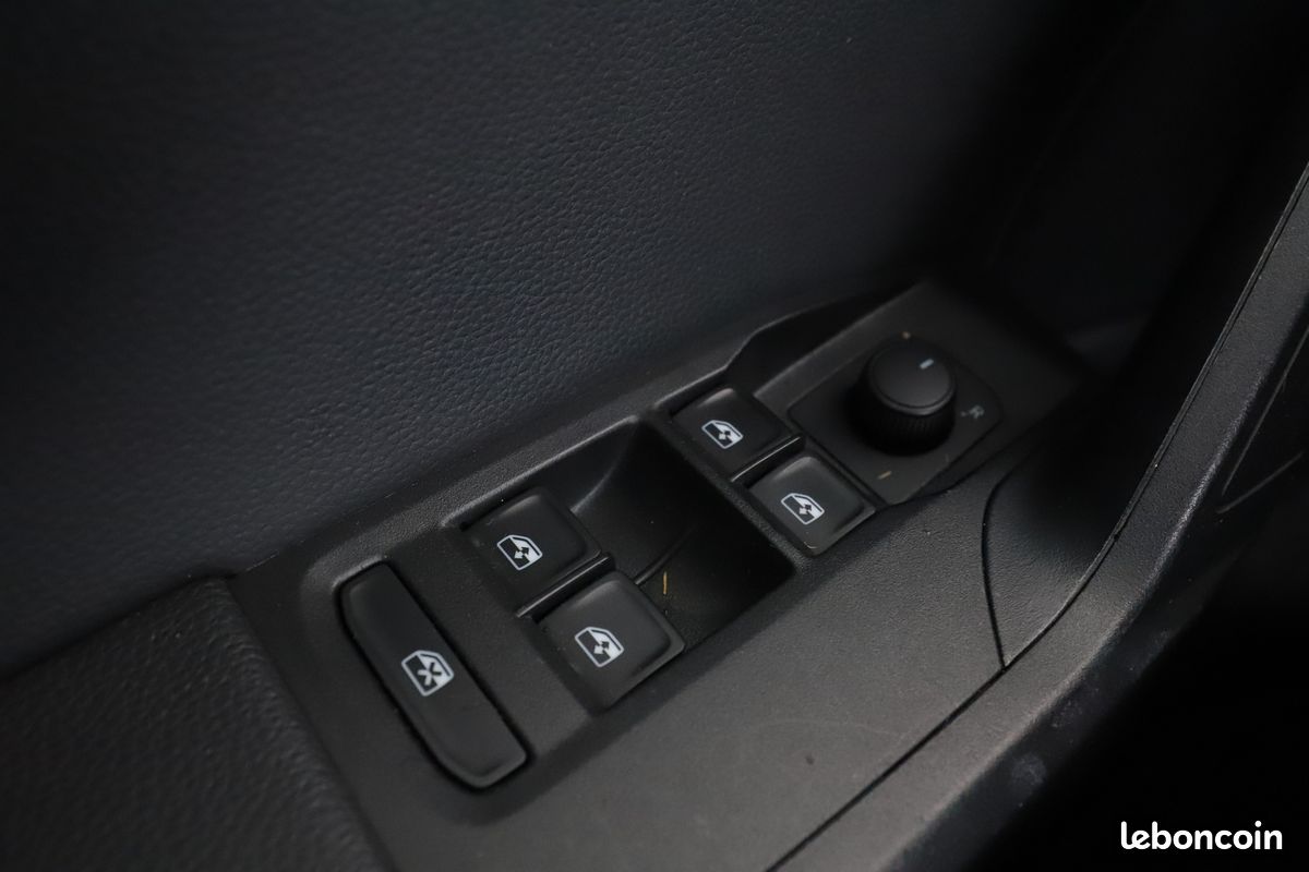 Seat Arona 1.0 EcoTSI Urban 95 ch (image 22)
