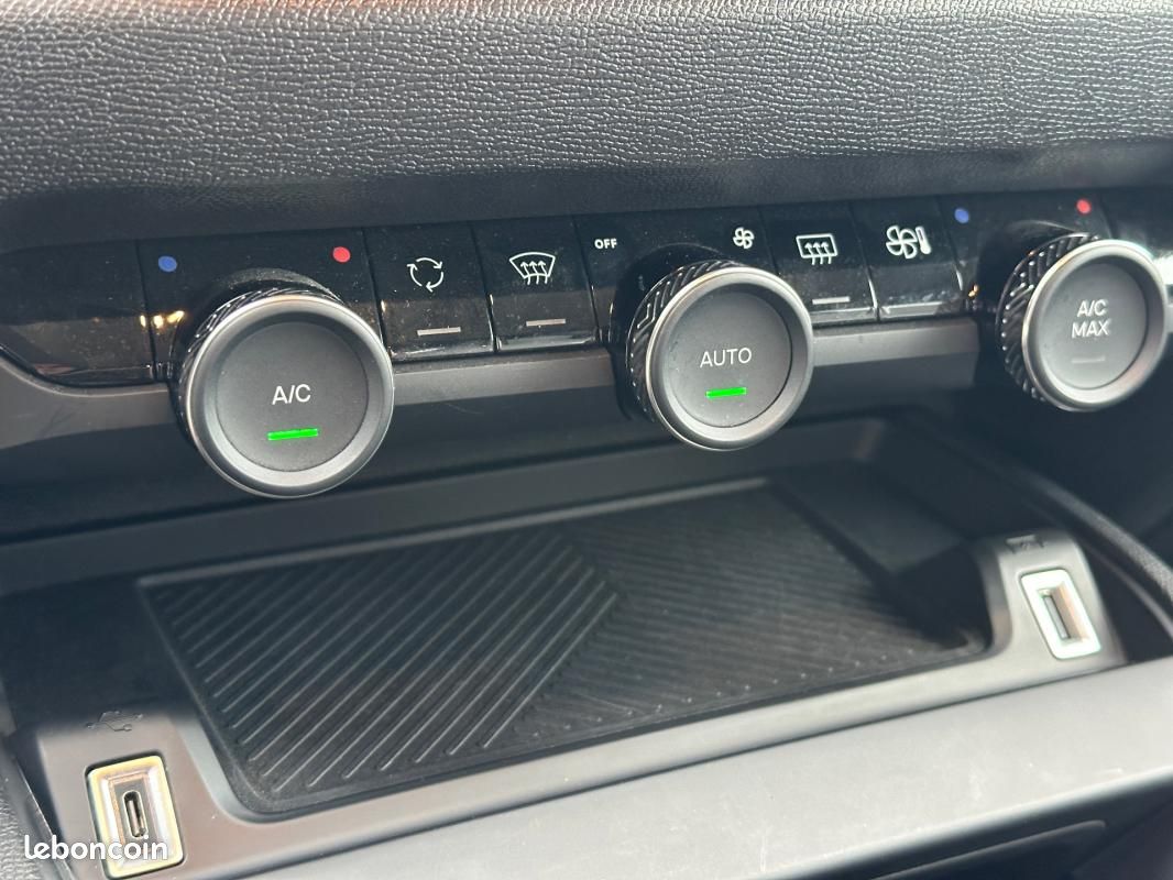 Citroën c4 x Hybride 136 e-DCS6 Max (image 18)