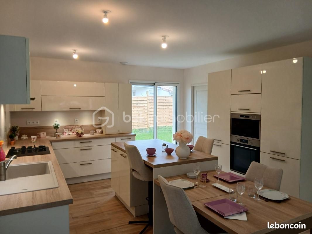 Maison 5 pièces 124 m² · à Vélines · 124 m² · 343 000 €