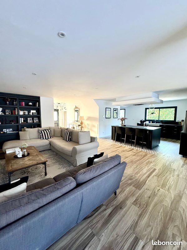 Maison 10 pièces 270 m² · à Verdun-sur-Garonne · 270 m² · 415 000 €