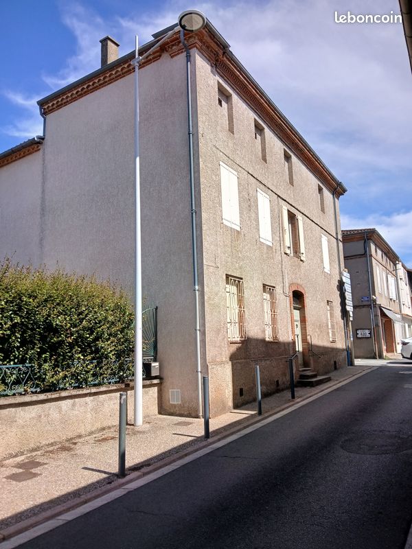 Maison 6 pièces 200 m² · à Arthès · 200 m² · 260 000 €