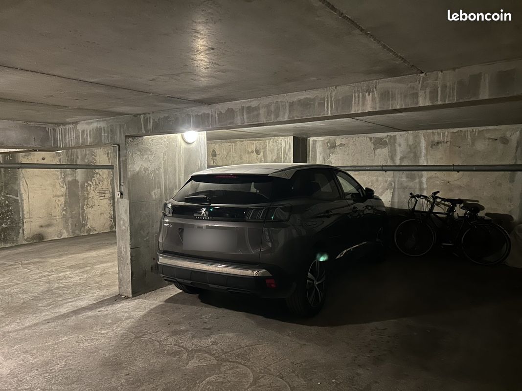 Parking 10 m² · à Bordeaux · 10 m² · 28 000 €