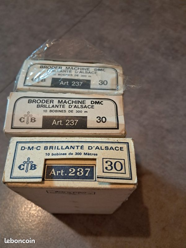 Fil DMC broderie machine N°952 (image 4)