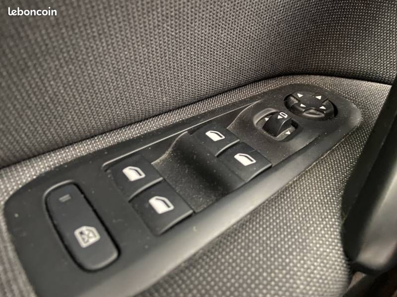 Peugeot 308 1.5 BlueHDi 130ch S&S BVM6 Allure (image 12)