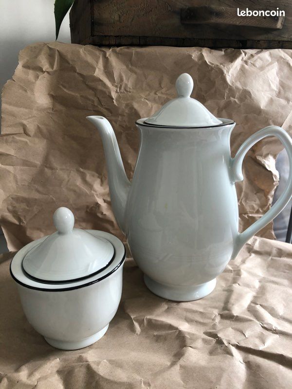 Service à café en porcelaine blanche (image 3)