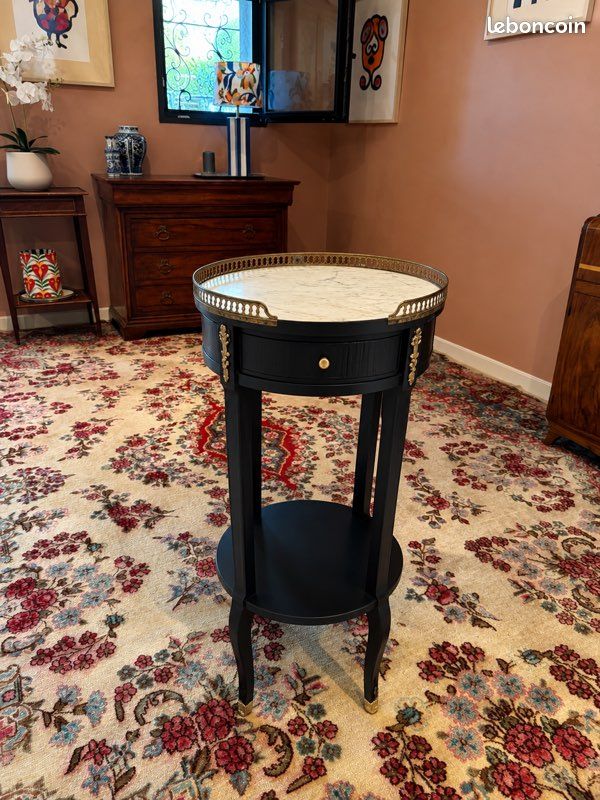 Guéridon / table d’appoint ancienne en bois et marbre – style Louis XVI (image 4)