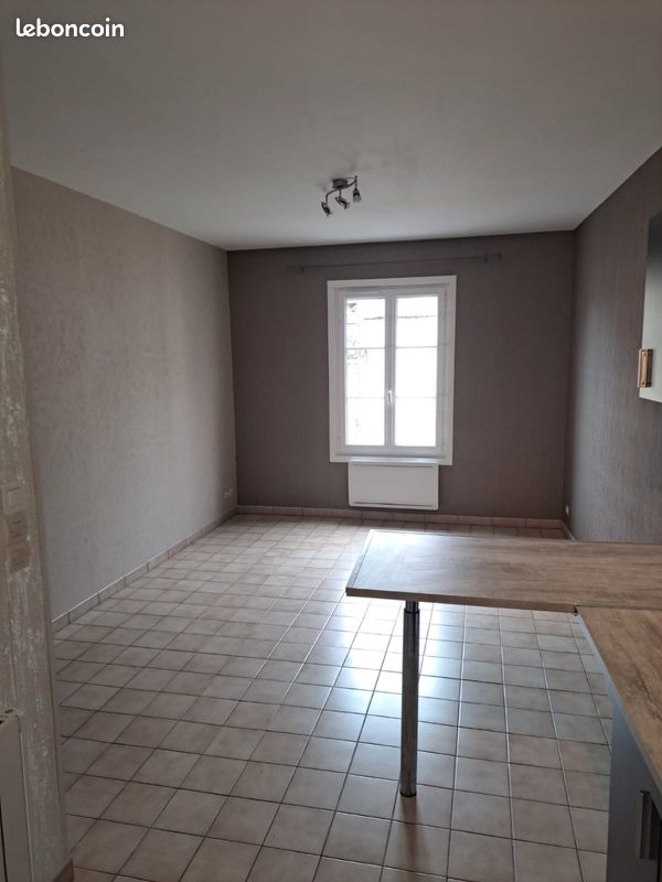 Appartement 3 pièces 45 m² · à Nogent-le-Roi · 45 m² · 630 €/mois