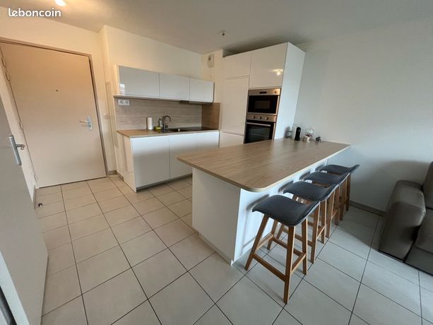 Location T2 meublé + balcon + parking