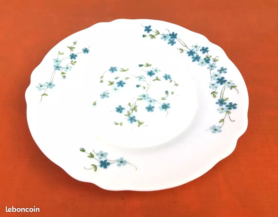 3 Assiettes à Dessert Vintage Arcopal Bleues - Motif Myosotis, Fabrication Française 1967, Bon état
