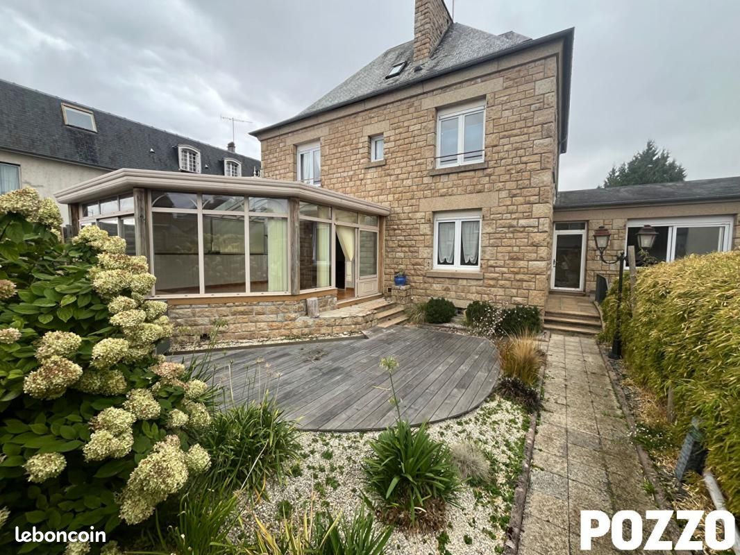 Maison 8 pièces 183 m² · à Saint-Hilaire-du-Harcouët · 183 m² · 274 000 €