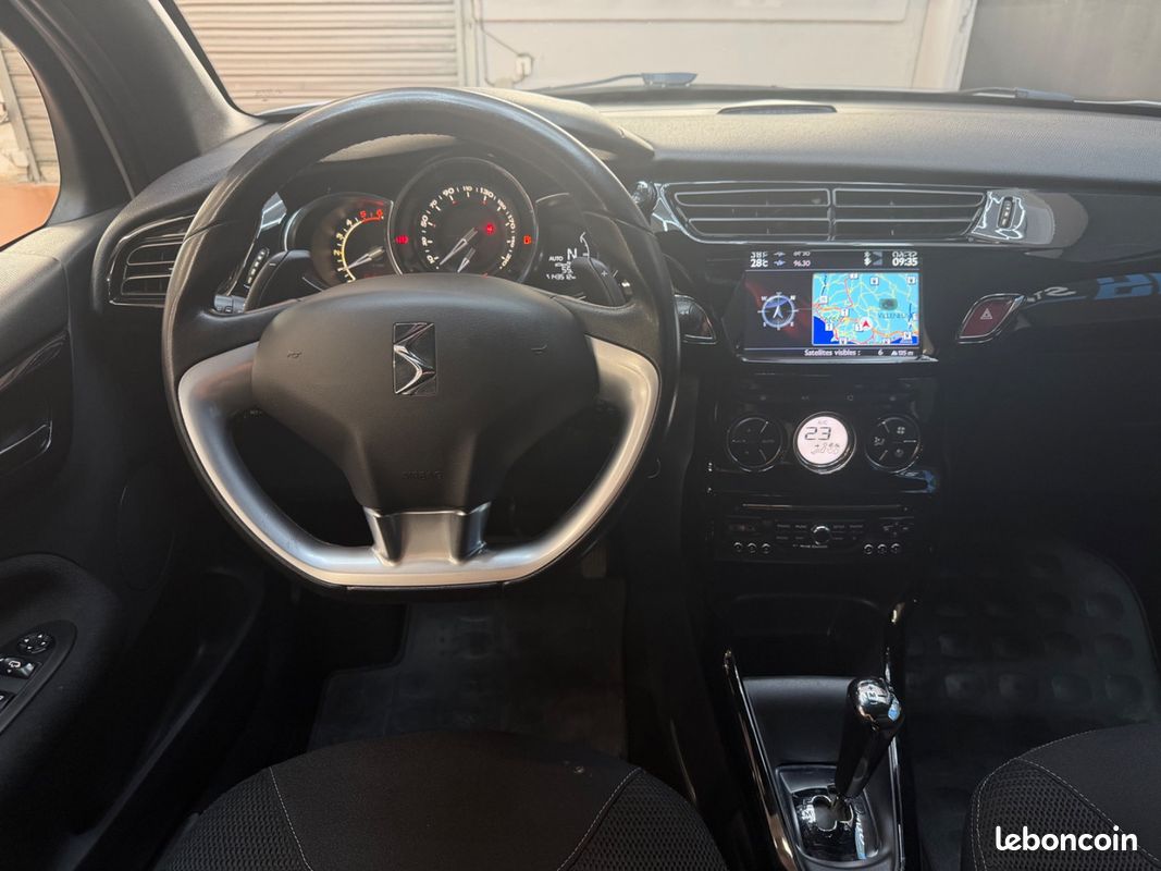 Citroën DS3 Phase 2 1.6 e-HDi 92Ch So Chic - BOITE AUTO / RADAR DE RECUL / CLIM AUTO / BLUETOOTH / REGULATEUR DE VITESSE (image 14)