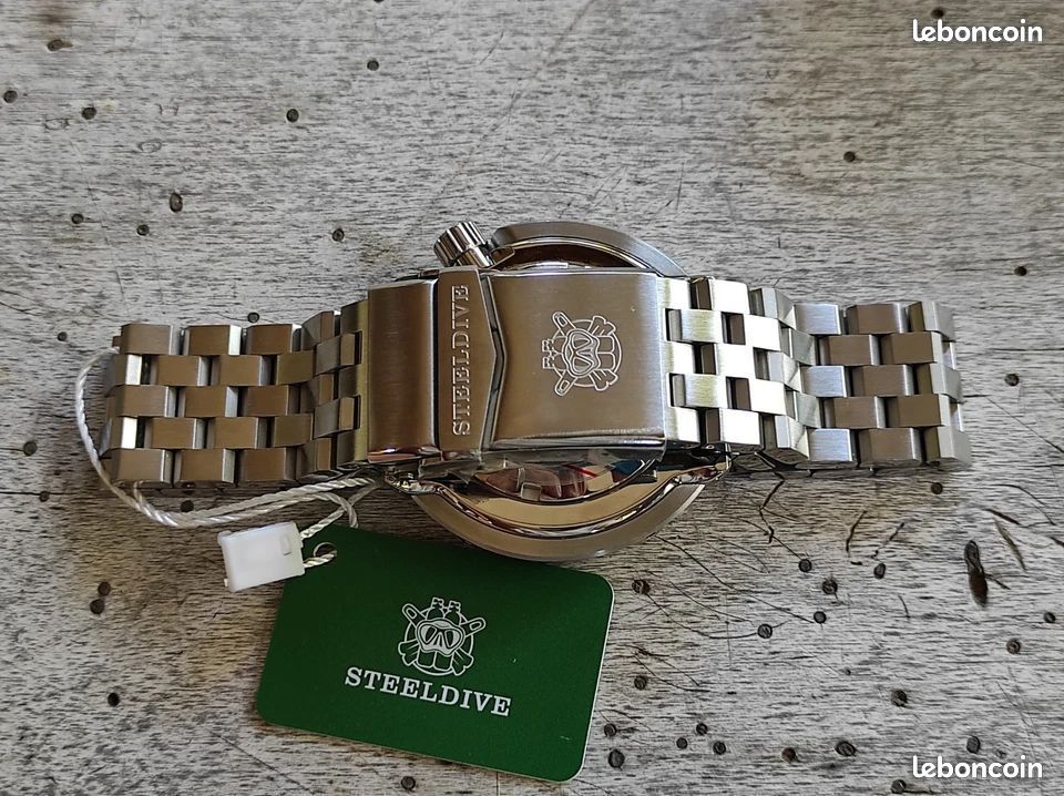 TRES BELLE MONTRE PLONGEE HOMME AUTOMATIQUE 300m avec SEIKO NH35 MOUVEMENT (image 9)
