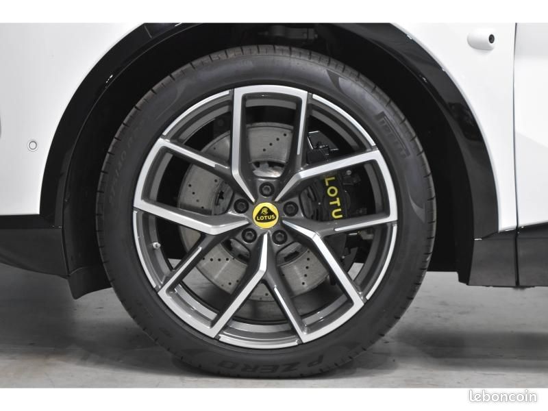 Lotus Eletre 600 Sport SE (image 32)