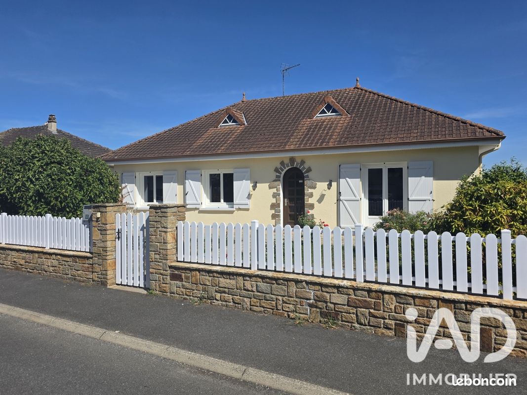 Maison 5 pièces 148 m² · à Chaptelat · 148 m² · 215 000 €