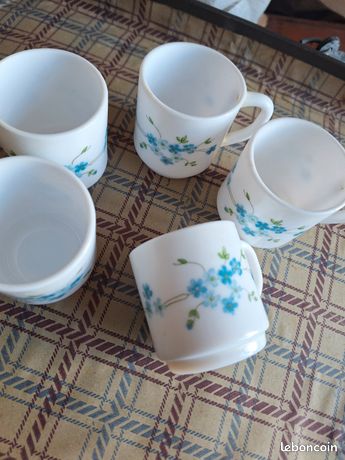 Tasse vintage Arcopal Véronica Myosotis fleurs bleues 1980 verre Tasse vintage Arcopal Véronica Myosotis fleurs bleues 1980 verre