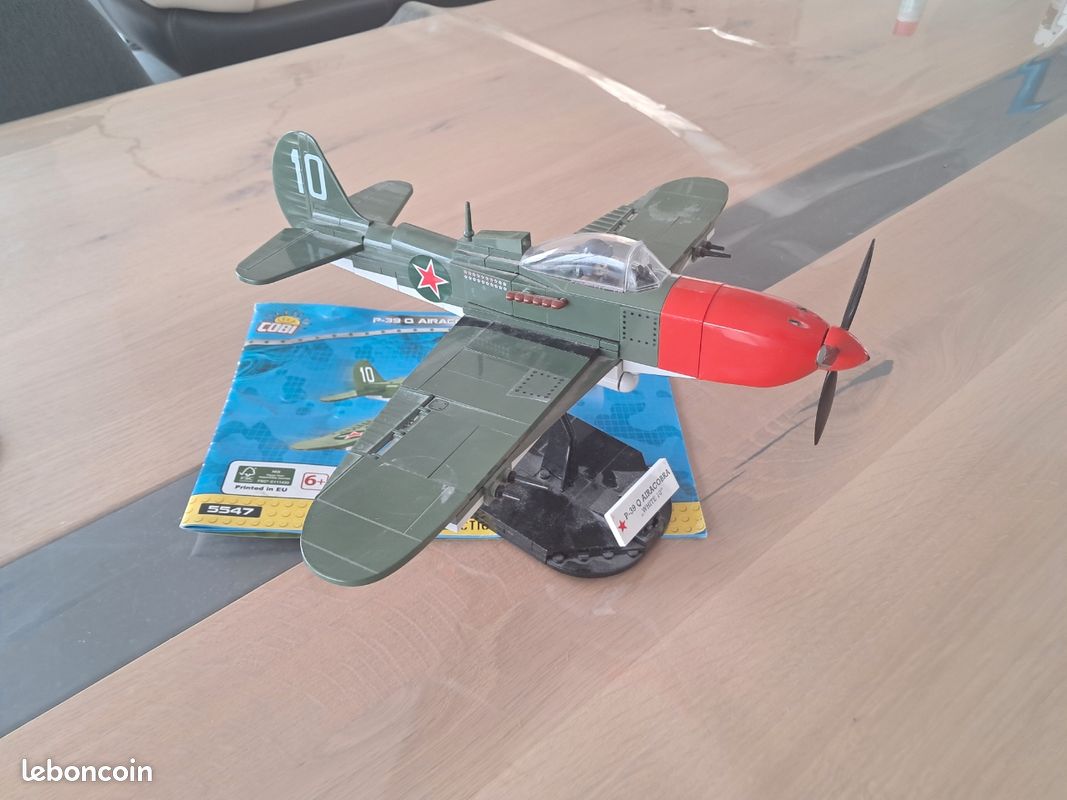 COBI Bell P-39Q Airacobra - Maquette Blocs 1:32 - 380 Pièces - Figurine Pilote - Collection Avion