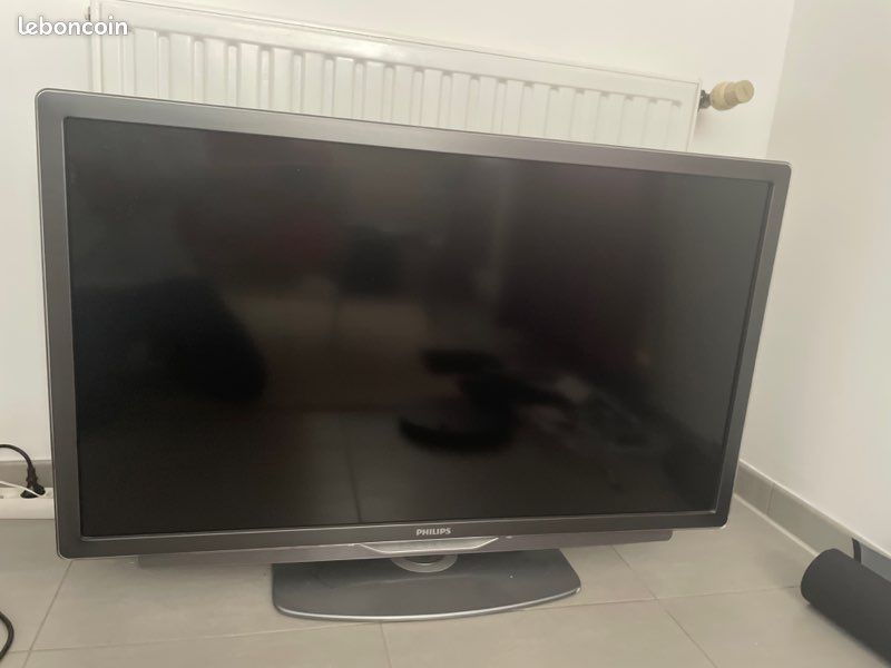 TV Philips ambilight117cm 46 pouces 46pfl9705h/12 (image 2)
