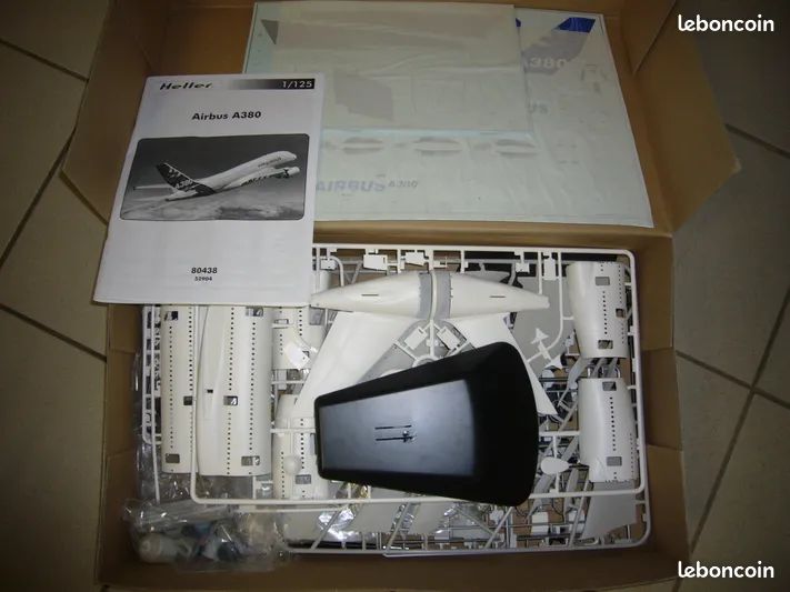 Maquette Heller Airbus A380 - Échelle 1/125 - Réf. 80438 (occasion)