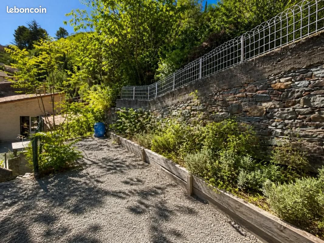Maison 5 pièces 125 m² · à Lastours · 125 m² · 99 000 €