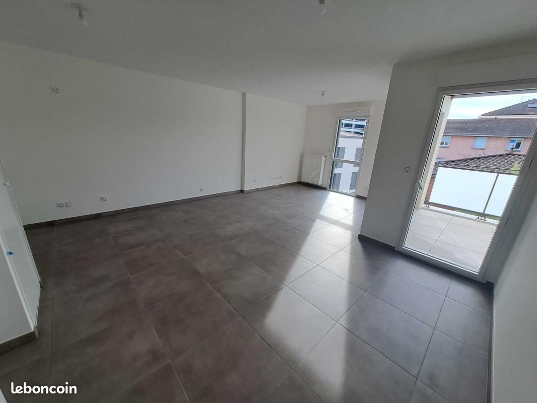 Appartement 3 pièces 73 m² · à Champagne-au-Mont-d'Or · 72,8 m² · 1 056 €/mois