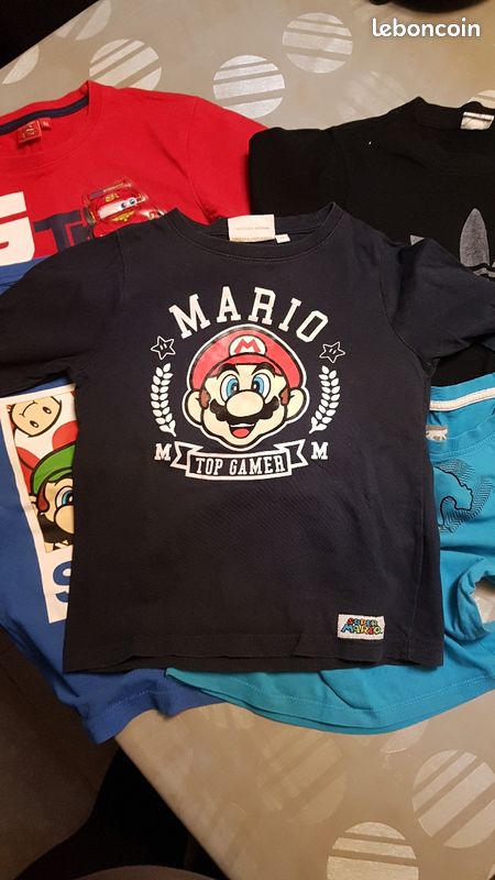Lot pulls+ t-shirt 5-6 ans mario luigi cars airness adidas (image 3)