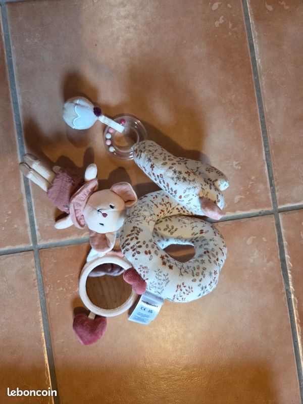 Spirale d'activités bébé / jouet pour poussette et lit - Vertbaudet (image 1)