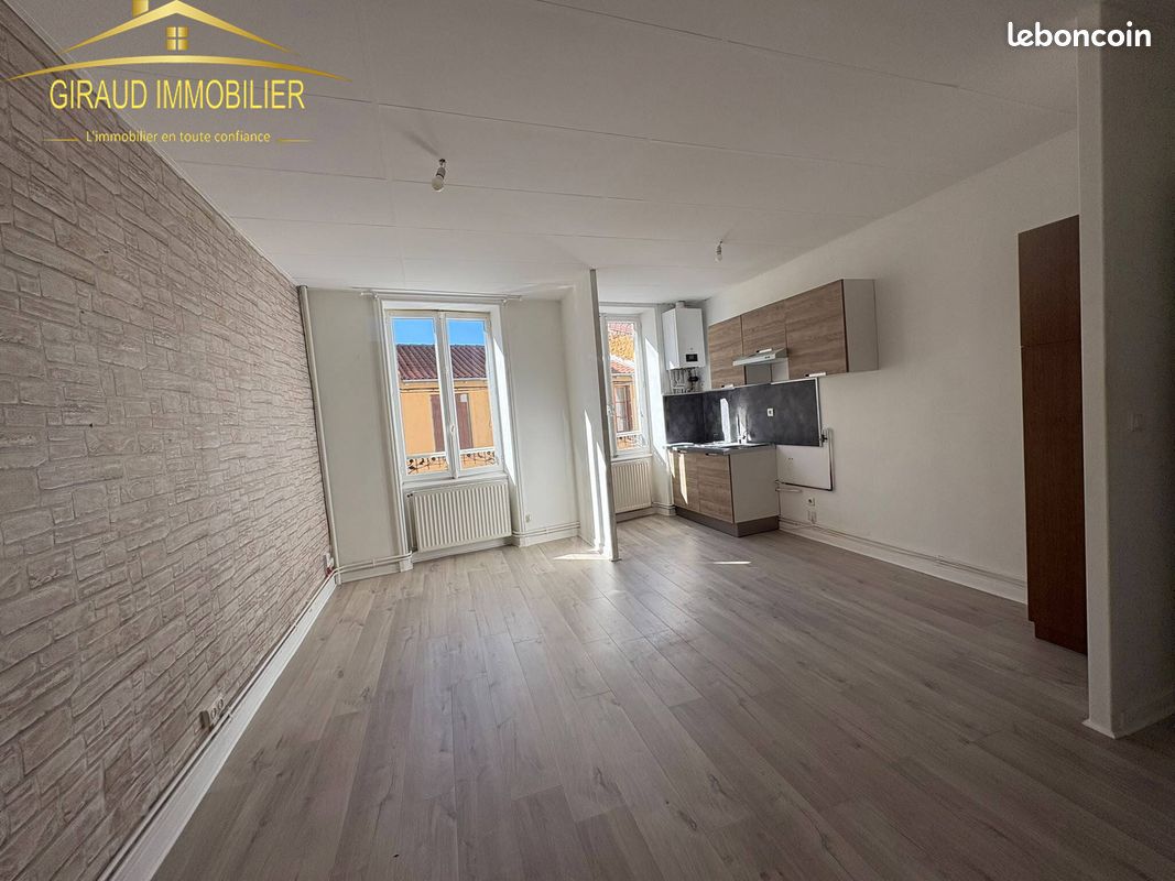 Appartement 2 pièces 54 m² · à Charlieu · 54 m² · 440 €/mois