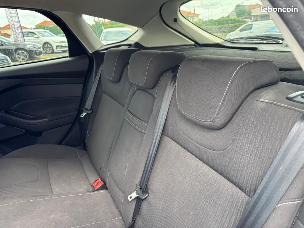 Ford Focus 1.6 TDCi 95 FAP S&S Trend (image 8)