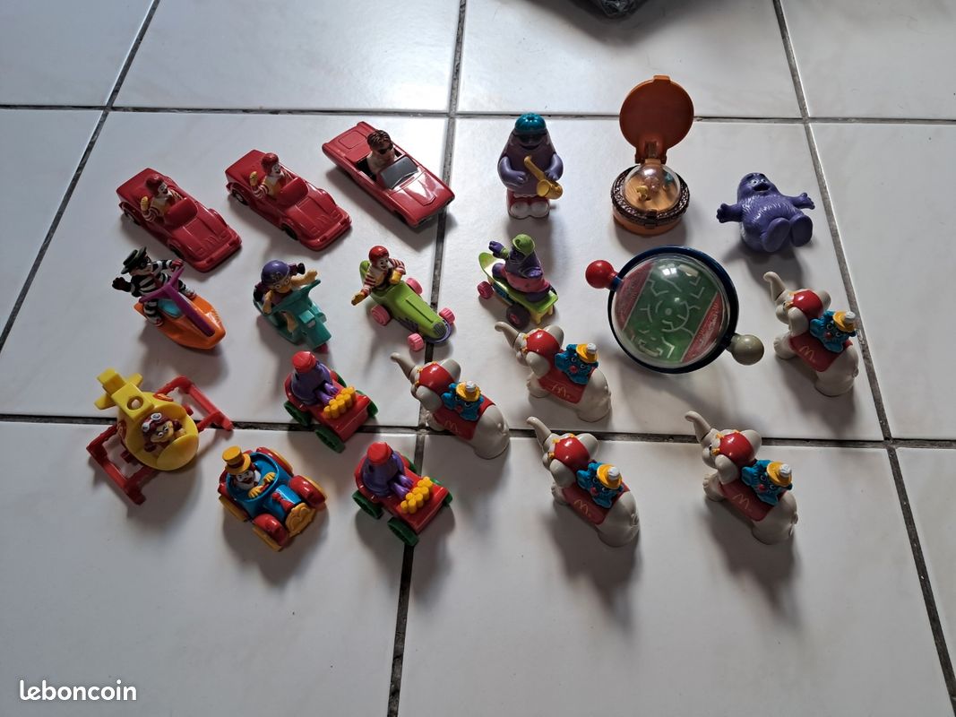 Lot de 23 jouets McDo Happy Meal vintage - Collection