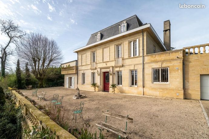 Château 11 pièces 370 m²