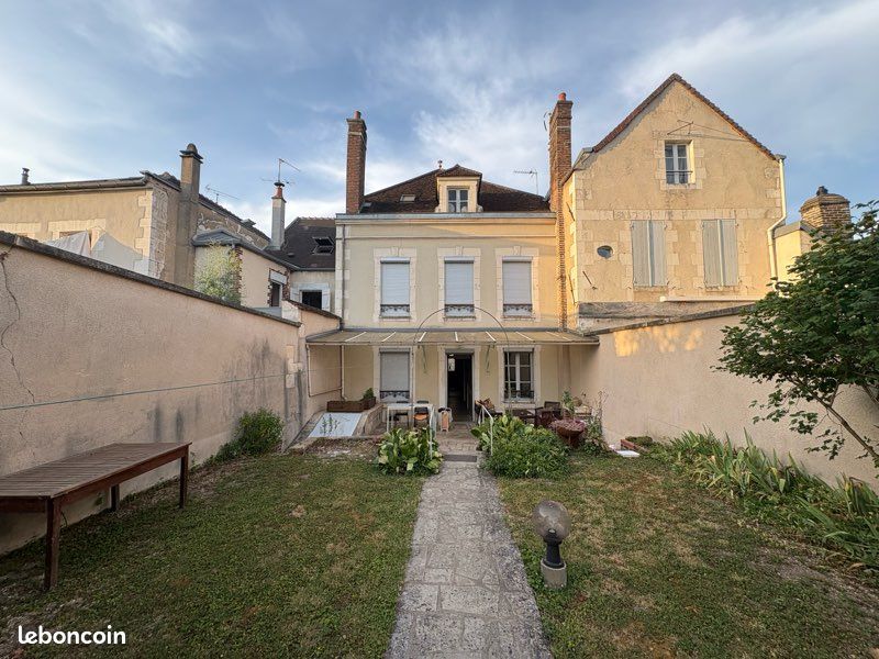 Maison 6 pièces 200 m² · à Auxerre · 200 m² · 330 000 €