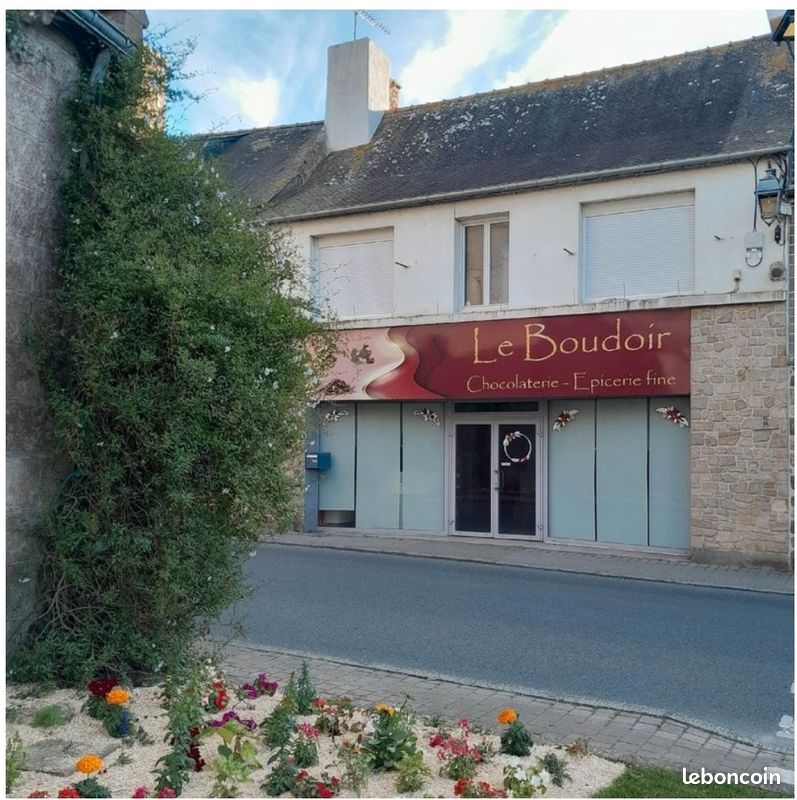 Local commercial 8 pièces 180 m² · à Lanvollon · 180 m² · 250 000 €
