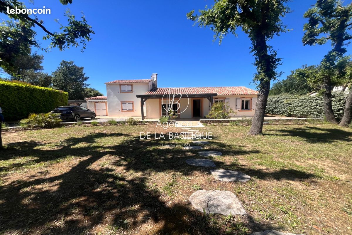 Maison 8 pièces 190 m² · à Nans-les-Pins · 190 m² · 830 000 €