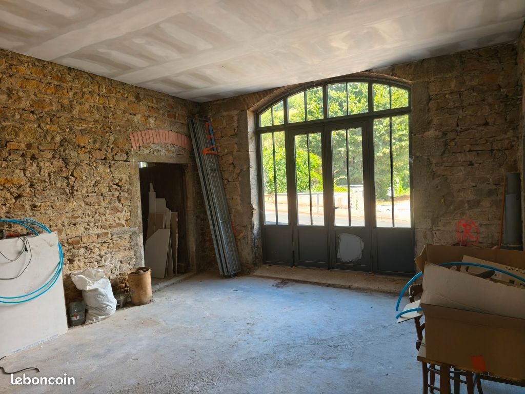 Parking 89 m² · à Poleymieux-au-Mont-d'Or · 89 m² · 189 000 €