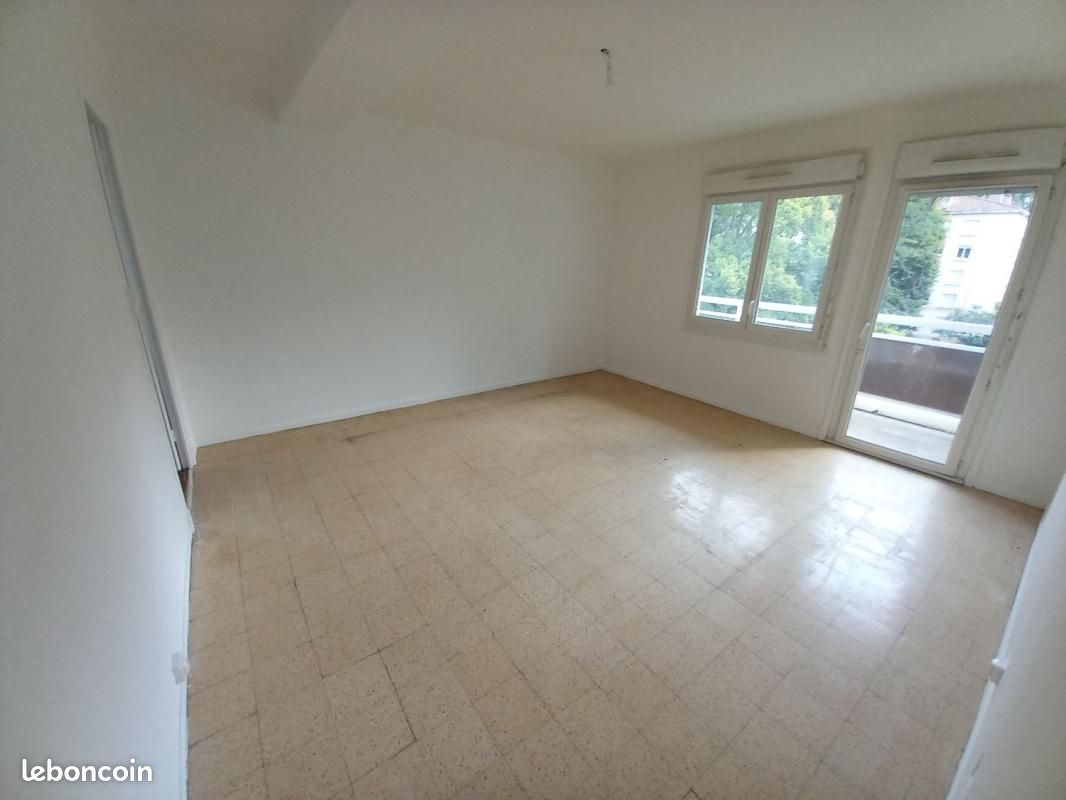 Appartement 3 pièces 55 m² · à Lyon · 55 m² · 776 €