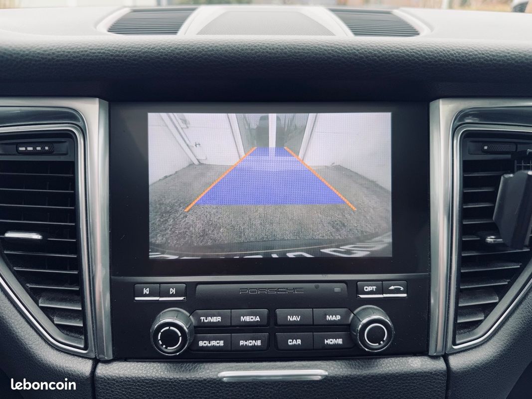 Porsche Macan 2.0L 252CH PDK + TOIT OUVRANT + SUIVI PORSCHE + SIEGES CHAUFFANTS/ELEC + CAMERA DE RECUL + GARANTIE 12 MOIS (image 37)
