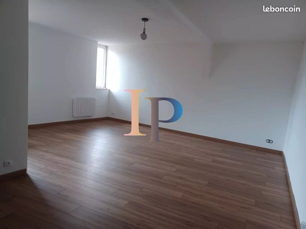 https://img.leboncoin.fr/api/v1/lbcpb1/images/5c/2b/0d/5c2b0d29b88aa57667a5fc38e4e6a0fb3004f1ba.jpg?rule=ad-image