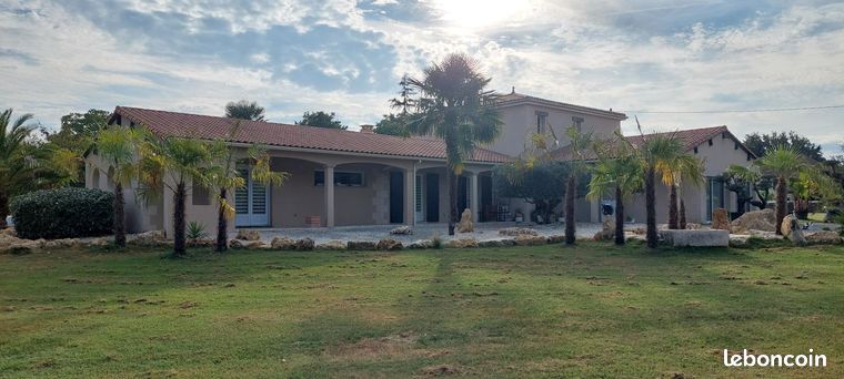 Propriété 8 pièces 250 m²