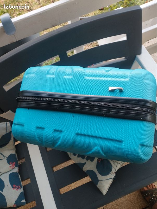 Vends valise bleue (image 6)